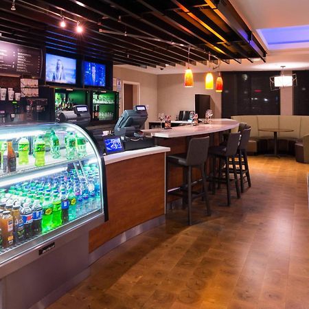 维克多维尔希斯皮里亚万怡酒店 外观 照片